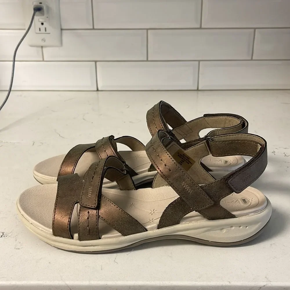 Easy Spirit Explore24 Seestina3 Women's Bronze Sandals Size 10